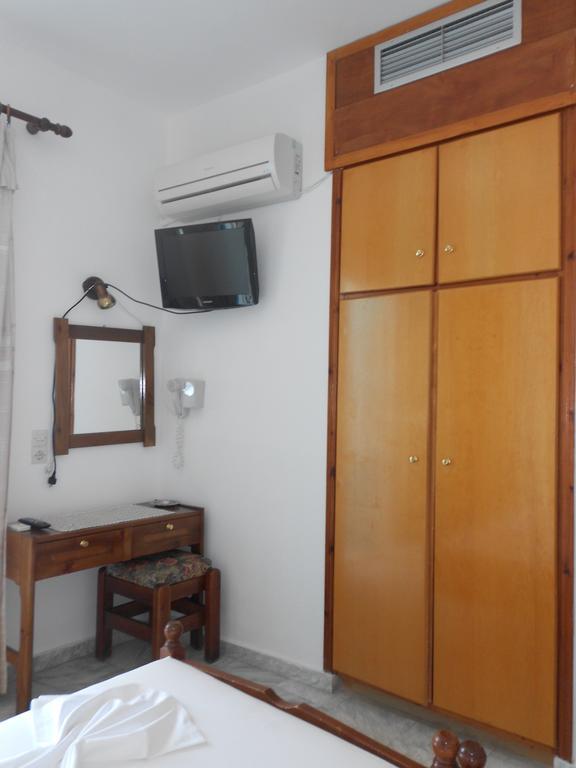 Zorbas Hotel Pythagóreion Quarto foto
